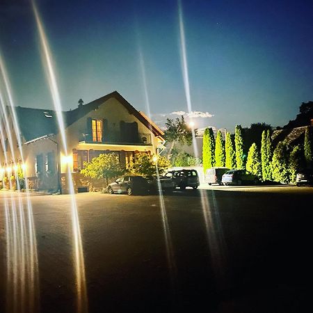 Hotel Radzewice Exteriér fotografie