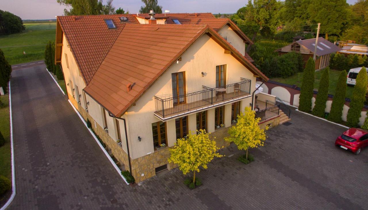 Hotel Radzewice Exteriér fotografie