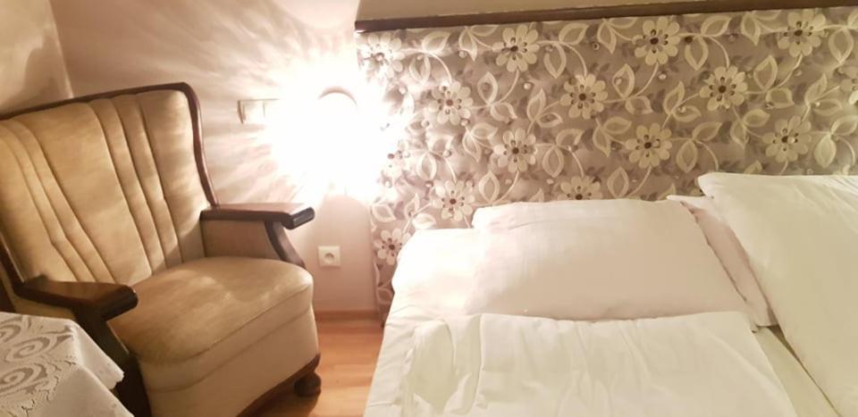 Hotel Radzewice Exteriér fotografie