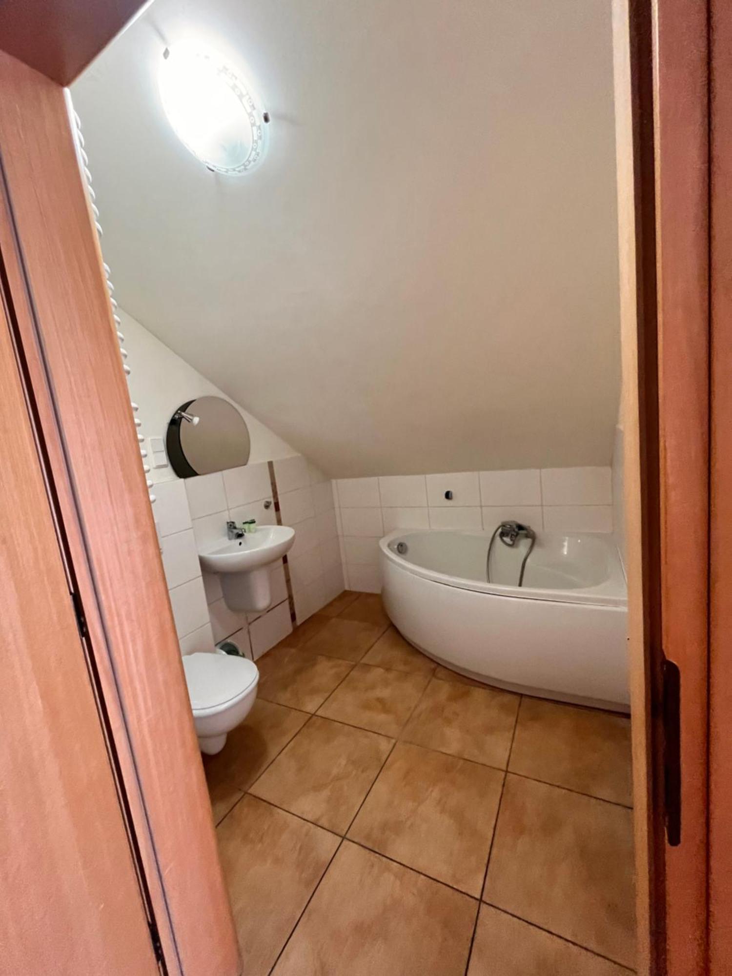 Hotel Radzewice Exteriér fotografie